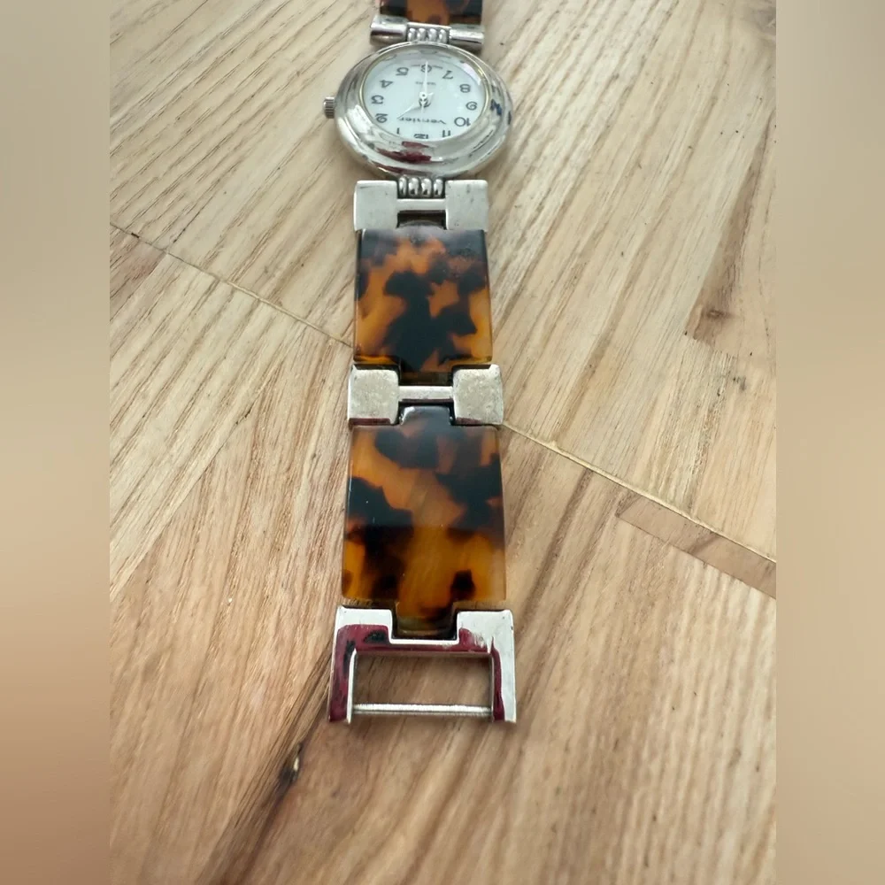 Vernier ladies silver tone acrylic watch NEW BATTERY